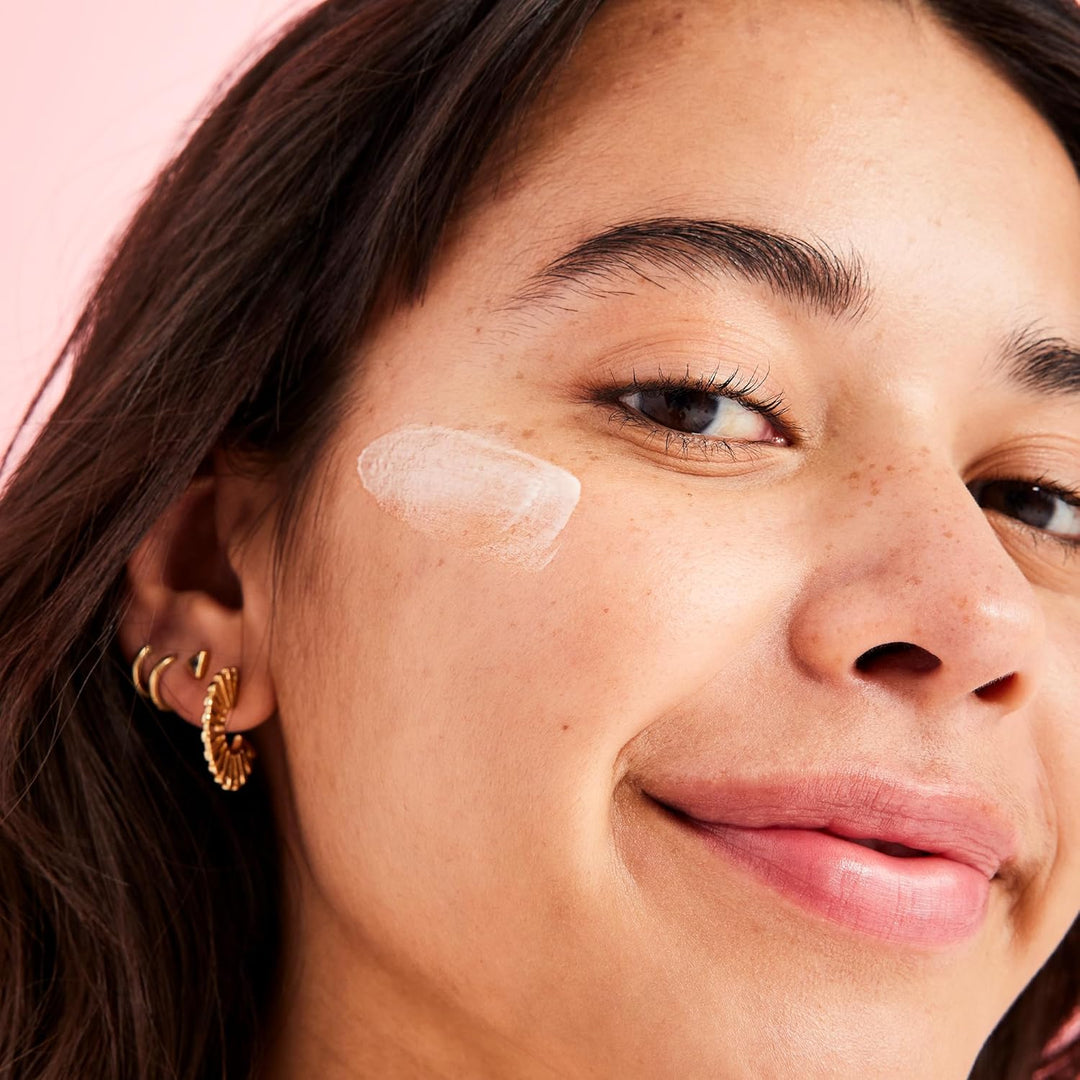 First Aid Beauty - Hello FAB: Crema Hidratante con Prebase Coconut...
