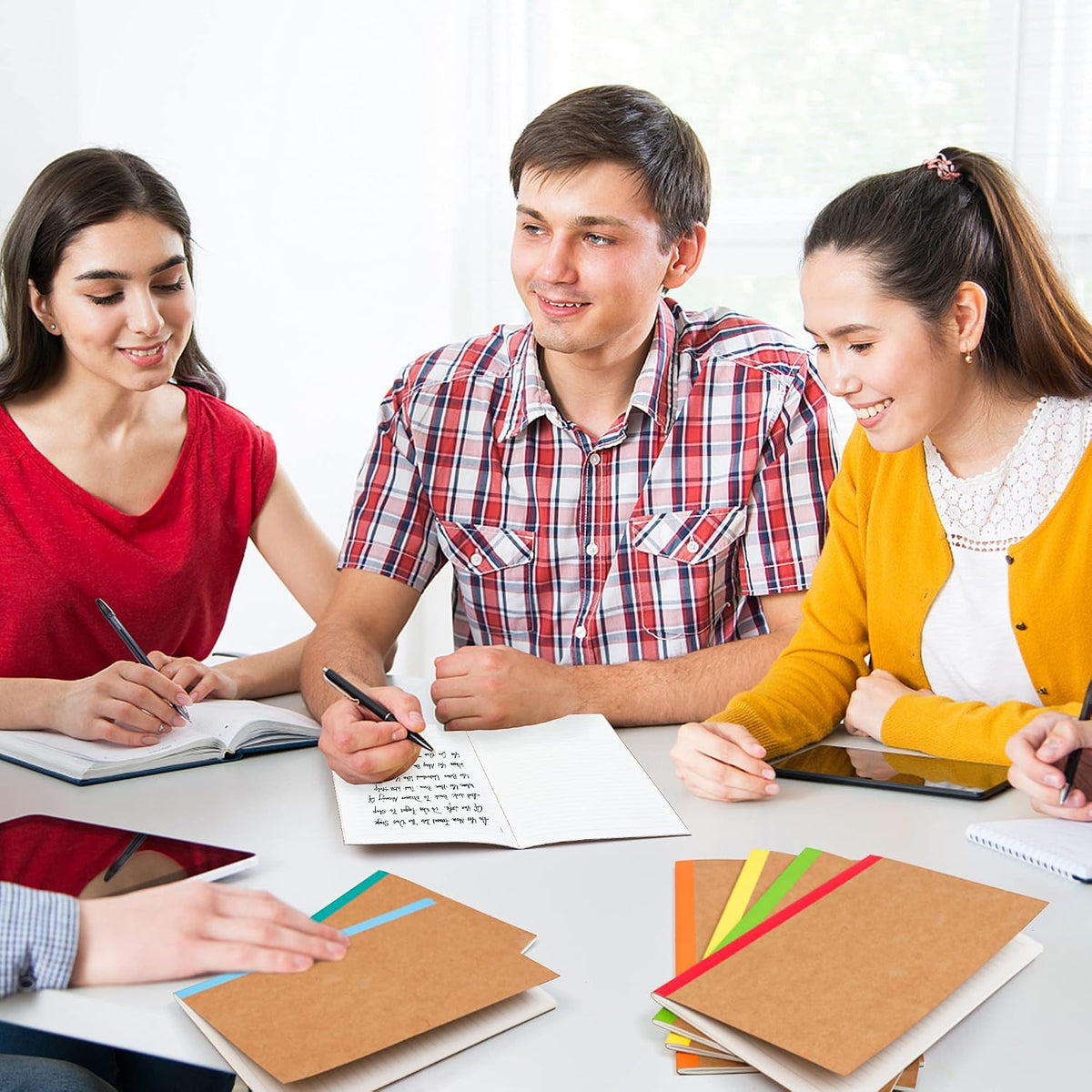 feela Paquete de 56 cuadernos de composición a granel, con cubierta de papel kraft con rayas universitarias en blanco, diarios de viaje con espinas arcoíris para mujeres, estudiantes, negocios, 60