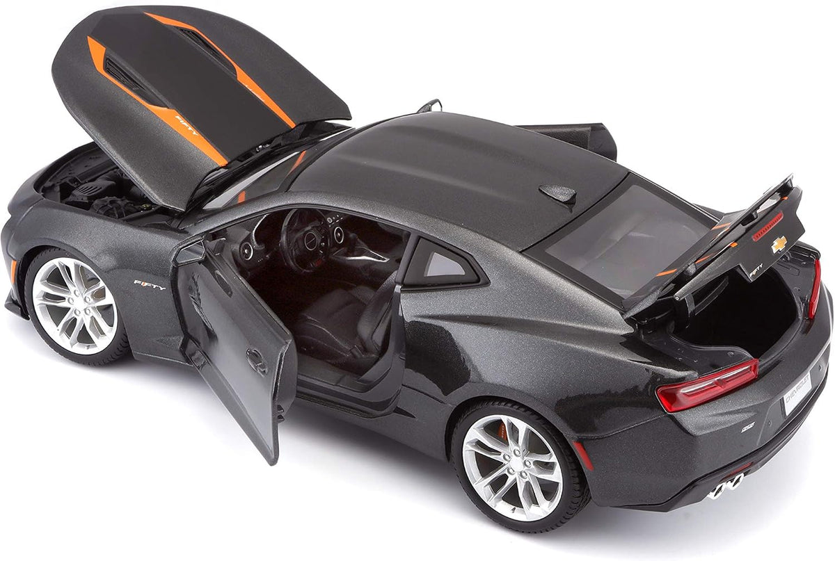 Maisto 1:18 SE 2017 Chevrolet Camaro del 50.º aniversario (Gris metálico)