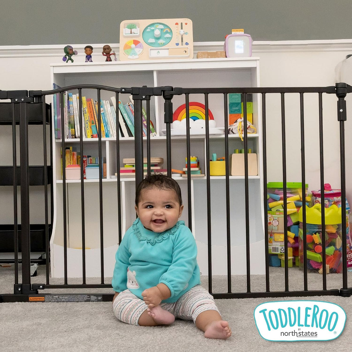 Toddleroo by North States - Patio de juegos para bebés de metal decorativo arqueado 3 en 1: corralito de 6 paneles, puerta para bebé o cerca extra ancha para bebés - encierra hasta 10 pies cuadrados