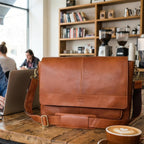 LEATHER VILLAGE Bolso Mensajero de Cuero Vintage–Morral Hecho a Mano de 15.5" para Hombres y Mujeres– Bolso de Hombro para Oficina, Viajes y Uso Diario