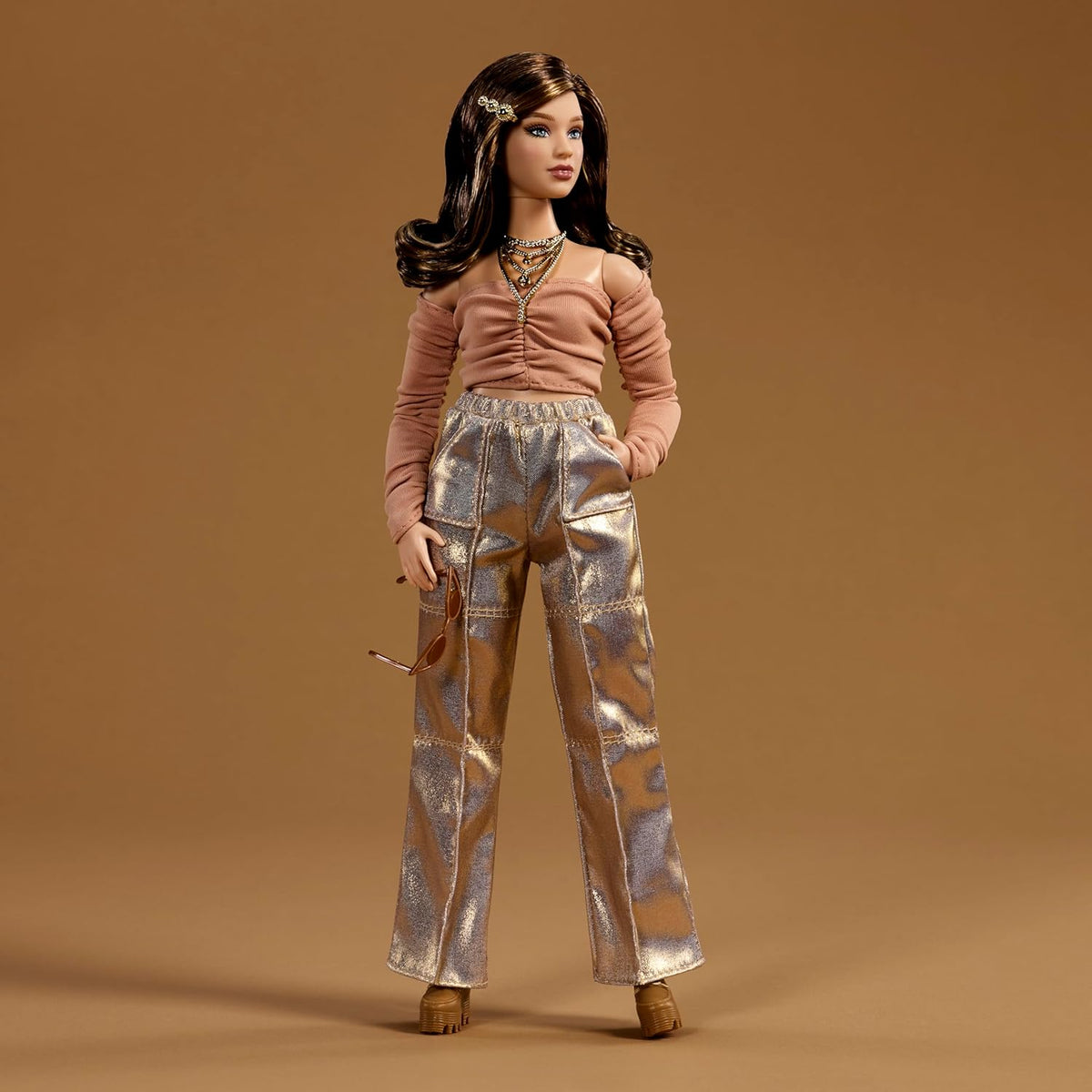 Barbie Basics You Create Neutral Kit 003 con muñeca de moda persona...