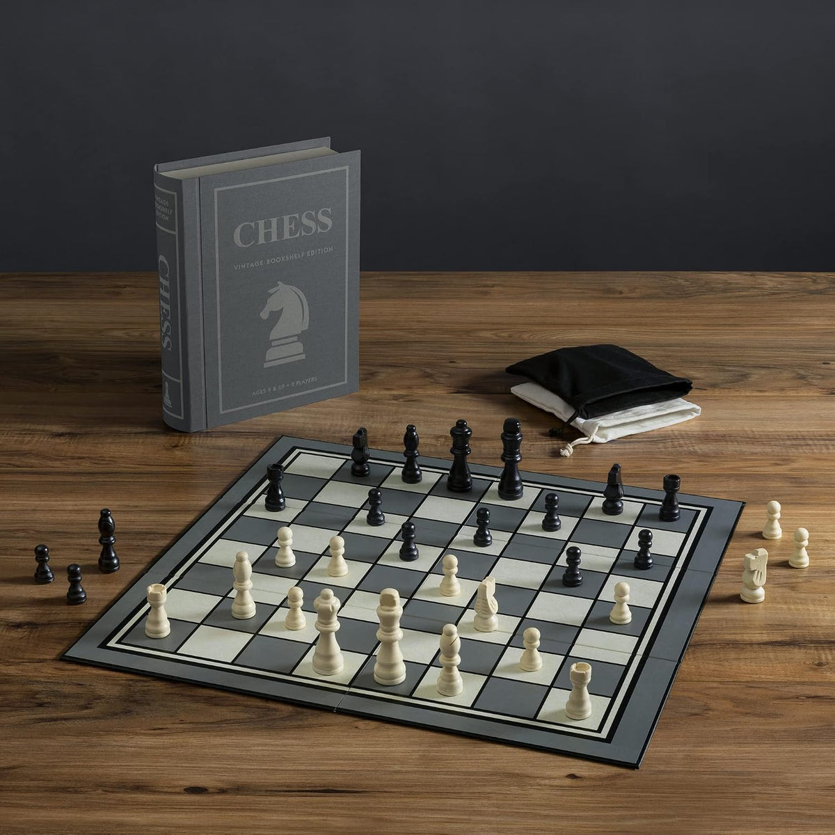 WS Game Company Juego de mesa de ajedrez Vintage Bookshelf Edition con
