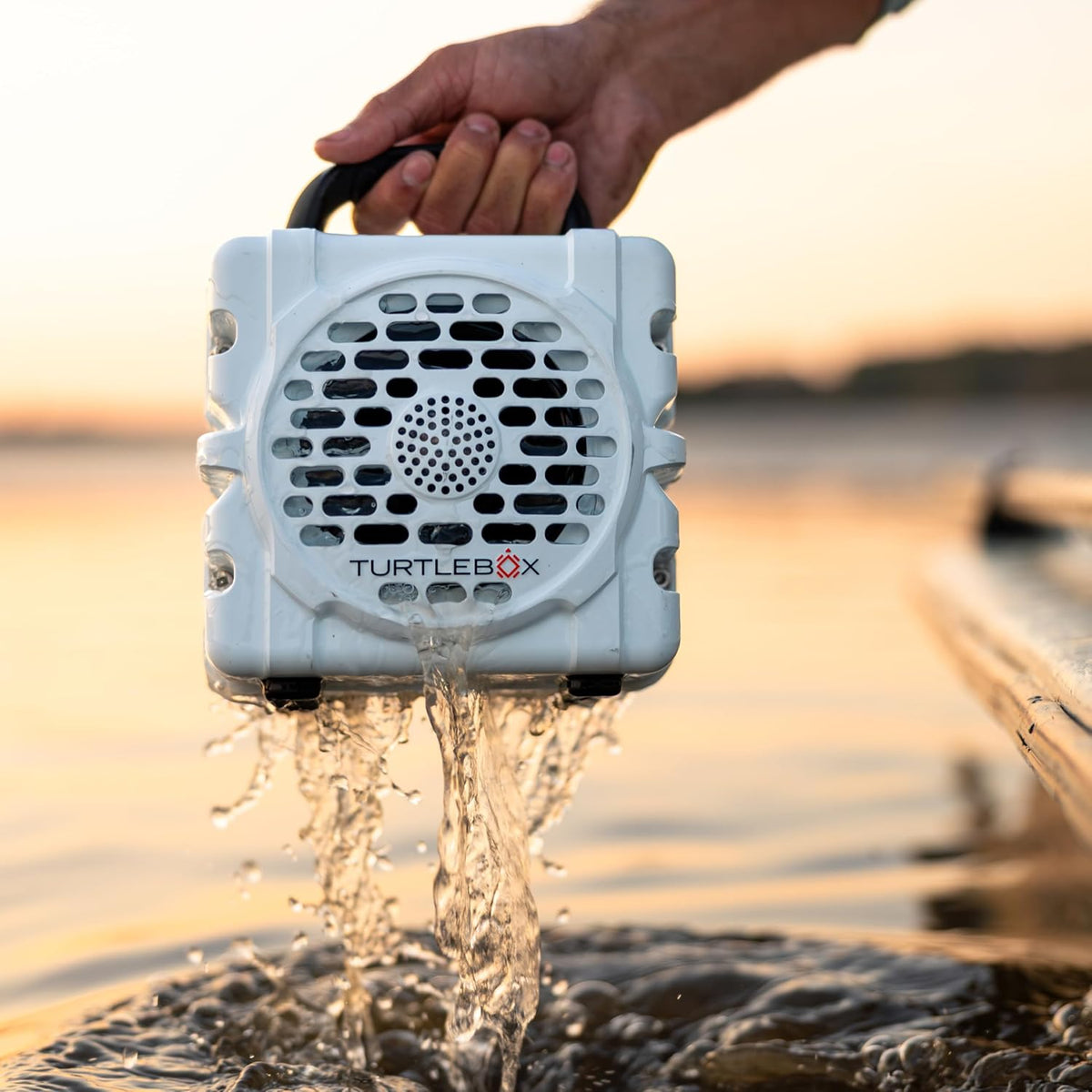 Turtlebox Cub - Altavoz Bluetooth para exteriores, color blanco