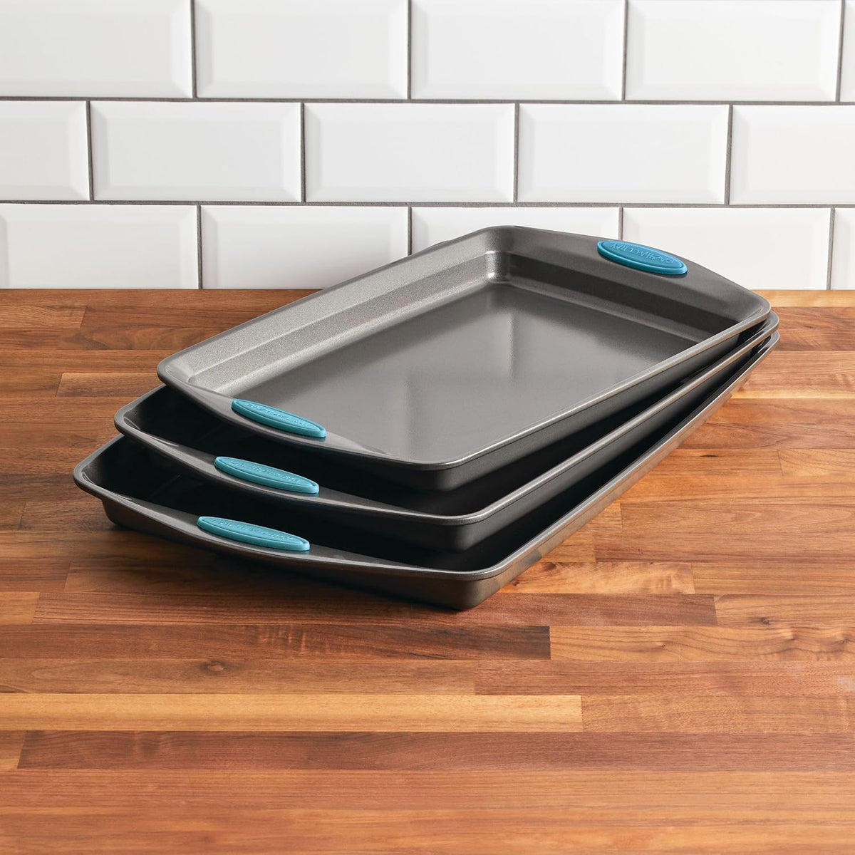 Rachael Ray Juego de bandejas antiadherentes para hornear, 3 piezas, gris
