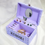 Get Trend Hello Kitty Sanrio Kuromi - Joyero musical para niñas, adolescentes y mujeres, caja de música kawaii, organizador de joyas, soporte para anillos, regalos para mujeres (púrpura Kuromi)