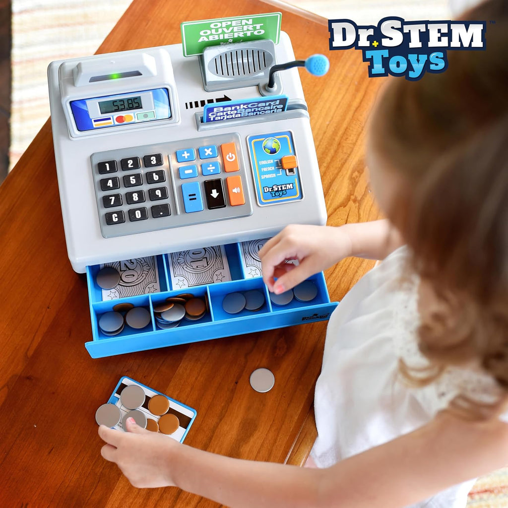 Caja registradora de juguete parlante, STEM Learning 69 piezas de simulación tienda con 3 idiomas, micrófono de paginación, tarjeta de crédito, tarjeta bancaria, dinero de juego y banca para niños (plateado)
