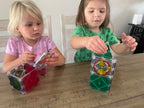 CreateOn Crayola Elf on the Shelf - Pintura en azulejos, kit de azulejos magnéticos de construcción con tubos de pintura Crayola, juguete de manualidades de Navidad | Juego de construcción magnética y pintura de 18 piezas para niños a partir de 3 años