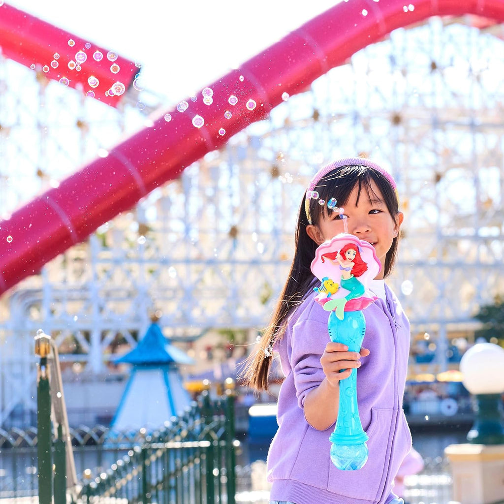 Disney Store Varita de burbujas con luz y sonido oficial de The Little Mermaid Ariel & Flounder - Juguete LED interactivo, perfecto para niños y fanáticos, ideal para juegos al aire libre y fiestas