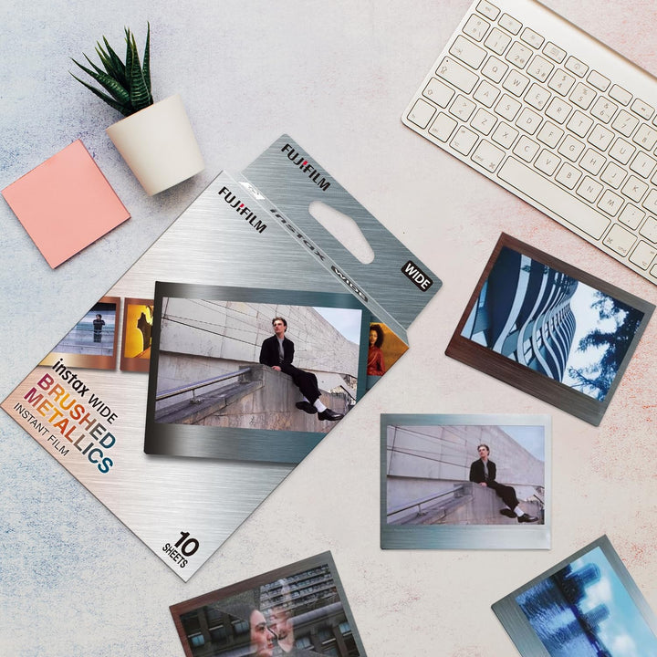 FUJIFILM INSTAX - Paquete de película instantánea de metal cepillad...