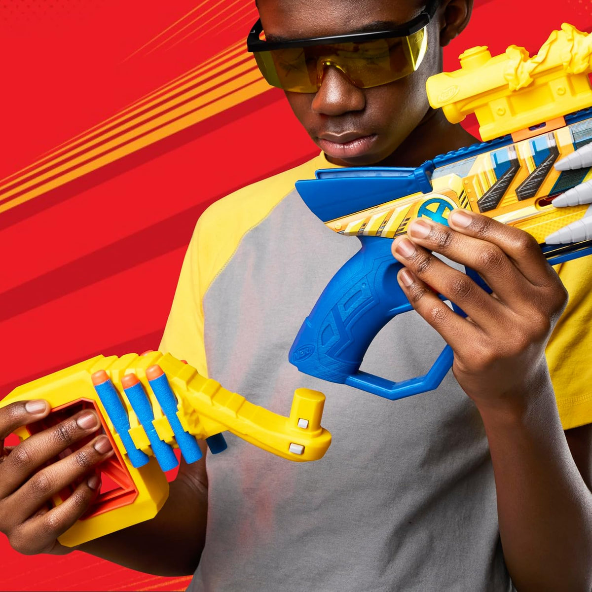 Nerf Marvel Wolverine Blaster, alcance, almacenamiento de 6 dardos, acción de bomba, 12 dardos Nerf Elite, regalos para niños a partir de 8 años