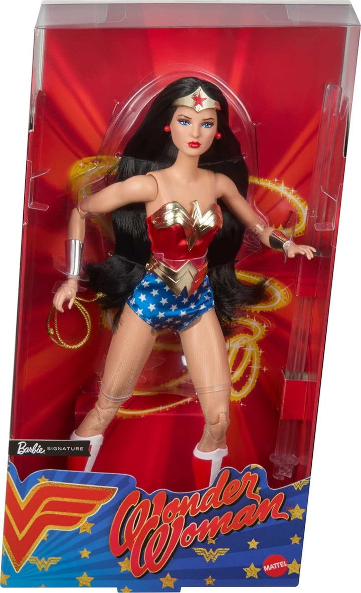 Barbie Muñeca exclusiva, Wonder Woman coleccionable con soporte par...