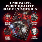 Stranger Things Premium Puzzle & Playing Cards Bundle - Rompecabezas de 1,000 piezas + cubierta estándar de tamaño póquer
