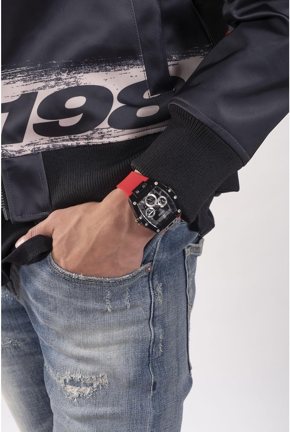 GUESS Serie GW0G para hombre | Reloj de tendencia analógica | Caja de policarbonato | Pulsera de silicona | Resistencia al agua 50M