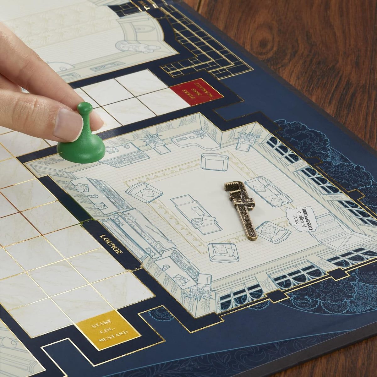 Hasbro Gaming Clue Juego de Mesa Colección Signature, embalaje y componentes premium, juegos familiares para niños y adultos, juegos de misterio para 2 a 6 jugadores