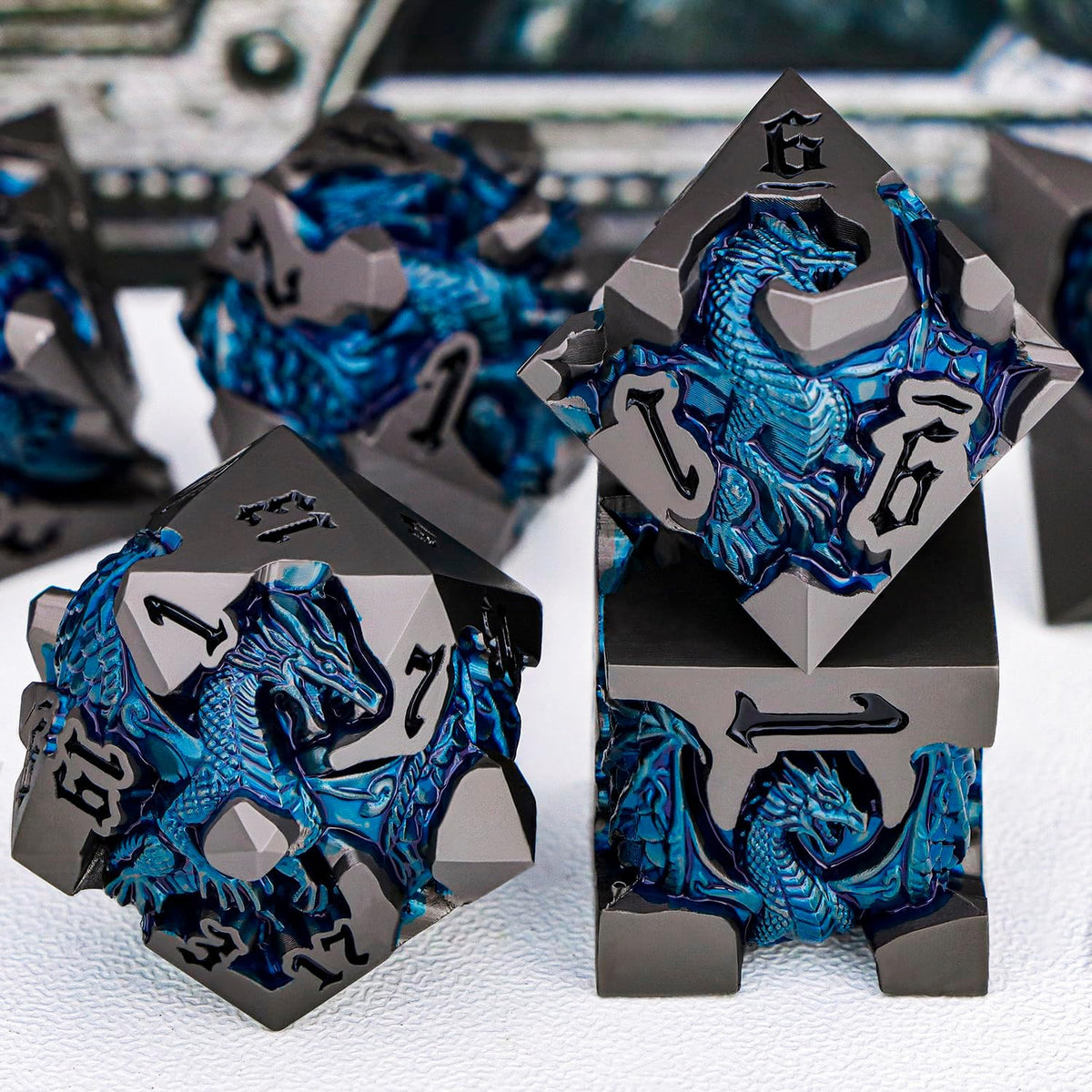 Juego de dados DND de dragones 3D con caja de regalo, dados D y D de metal para uso con juegos de rol D&D, juego de dados poliédricos de mazmorras D20 D12 D10 D8 D6 D4 (negro azul)