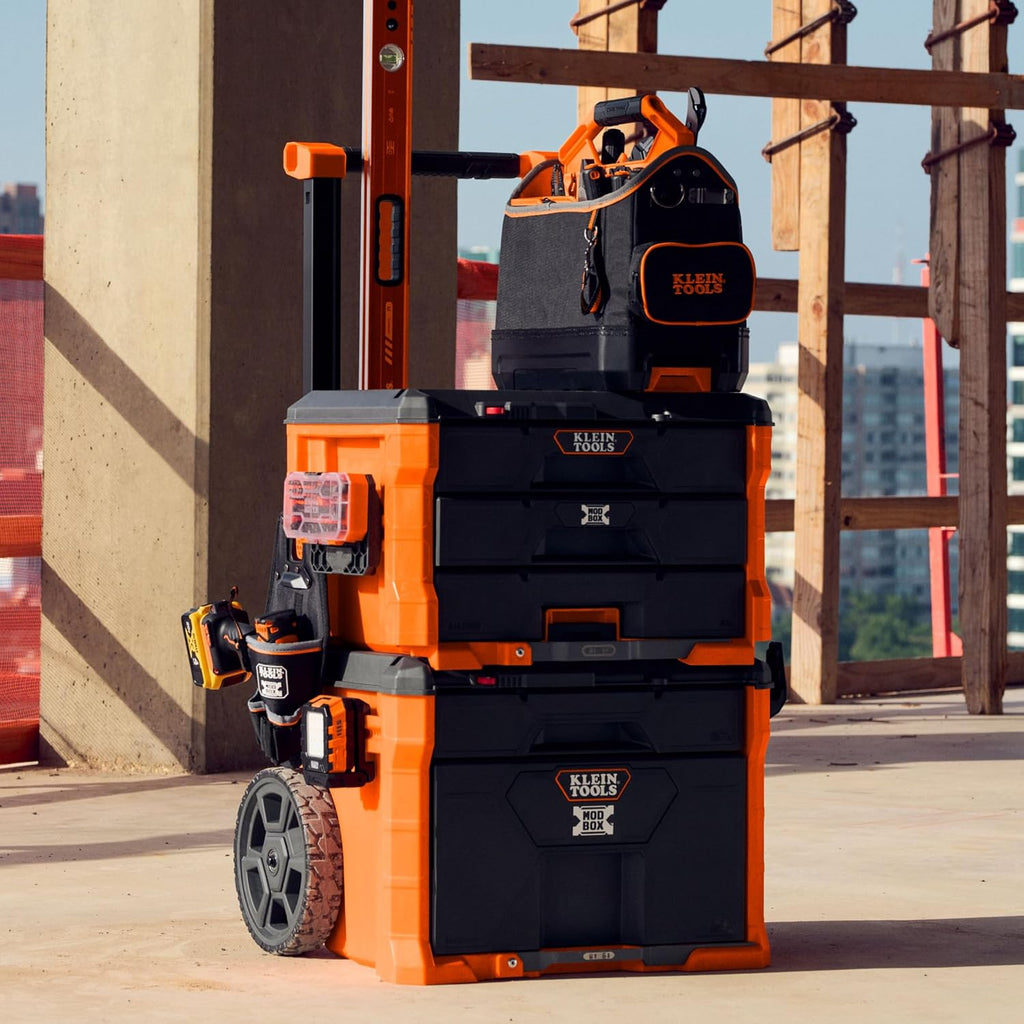 Klein Tools 62202MB Bolsa de Herramientas MODbox, Parte de la Estación de Trabajo Móvil MODbox, 33 Bolsillos, Amplio Almacenamiento de Herramientas, Bolsillo con Cremallera para Artículos Pequeños