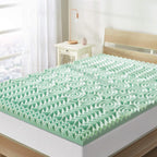 Mellow - Cubrecolchón de espuma viscoelástica de 1.5 pulgadas y 5 zonas, con impregnación de aloe vera relajante, tamaño Queen