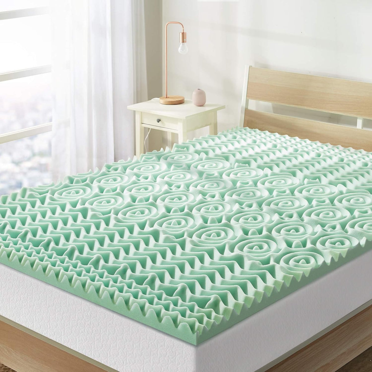 Mellow - Cubrecolchón de espuma viscoelástica de 1.5 pulgadas y 5 zonas, con impregnación de aloe vera relajante, tamaño Queen
