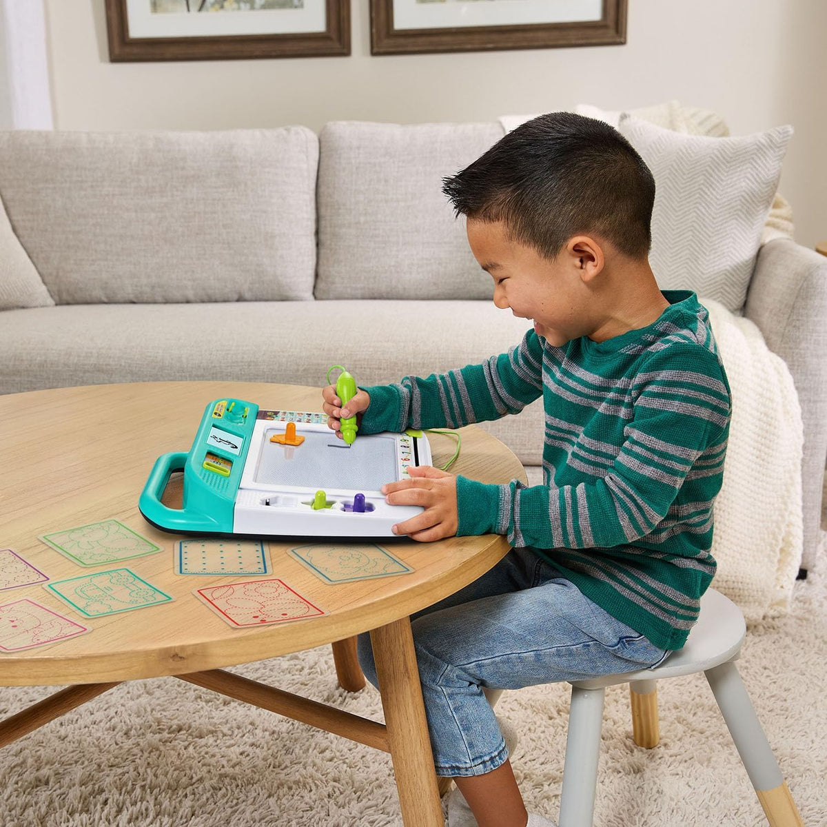 VTech Centro de aprendizaje Doodle and Draw con plantillas y sellos para niños