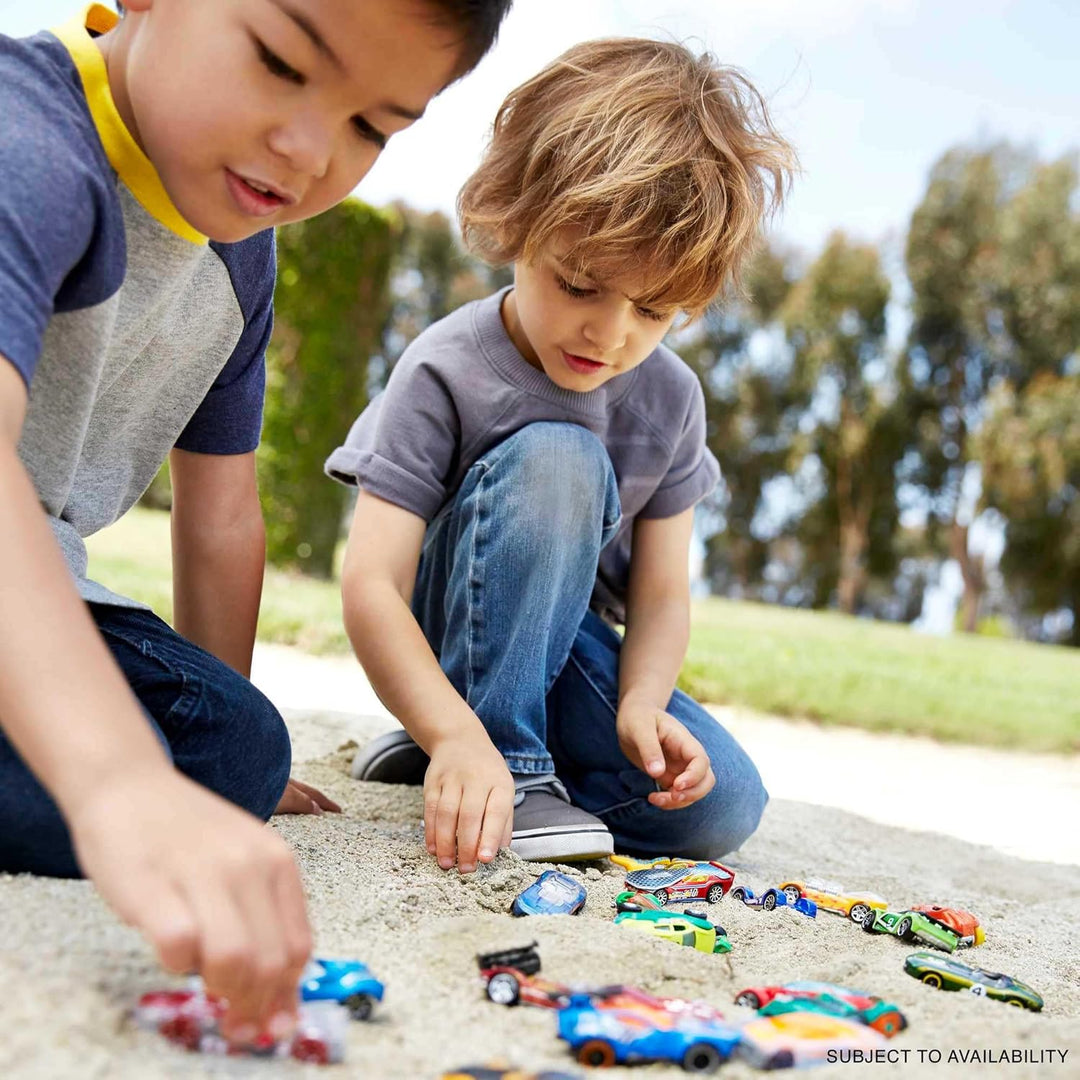 Bundle of Hot Wheels Playset with Lights, Sounds &amp; 6 Vehicles,...