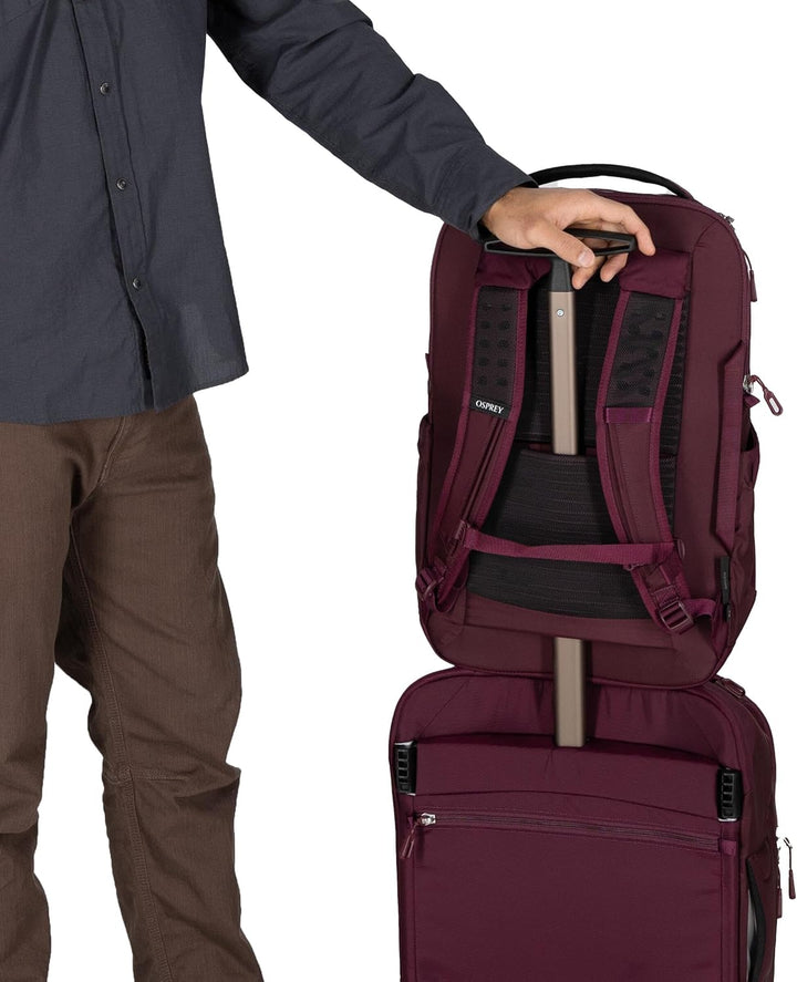 Mochila Osprey Ozone para Laptop con panel trasero AirScape™ ventil...
