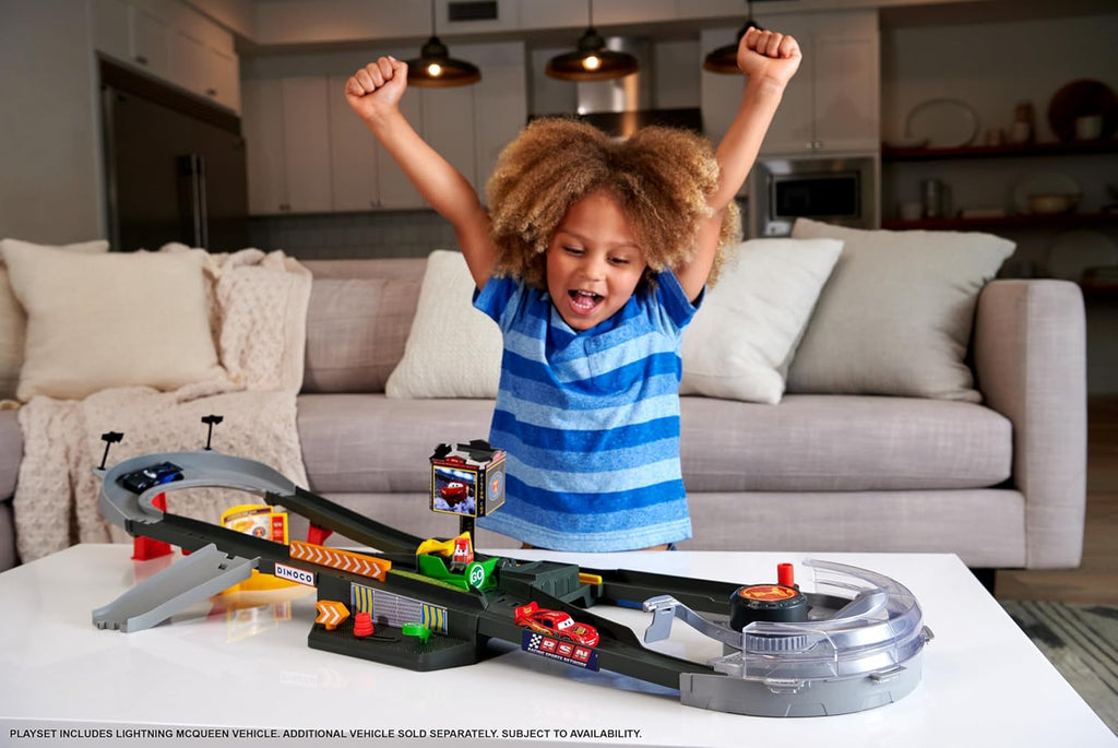 Mattel Disney and Pixar Cars Piston Cup Action Speedway Playset set de acción