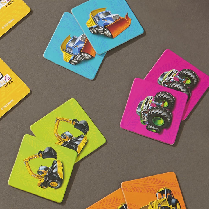 Hasbro Gaming Trucks Matching Juego de memoria para niños