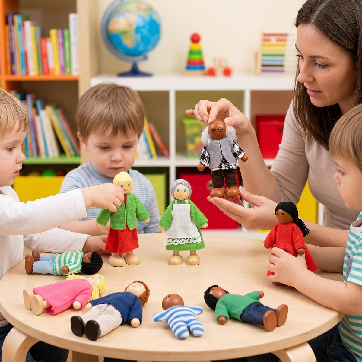 14 figuras de madera de personas de casa de muñecas, muñecas de madera posables para niñas y niños pequeños, juguete de simulación multicultural