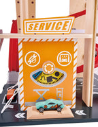 Hape Gearhead Stunt Garage - Juego de Garaje de Estacionamiento de Autos de Juguete de Madera para Niños con Ascensor y 2 Pistas de Salida, Bucle Desmontable, Incluye 2 Autos de Carreras de Juguete de