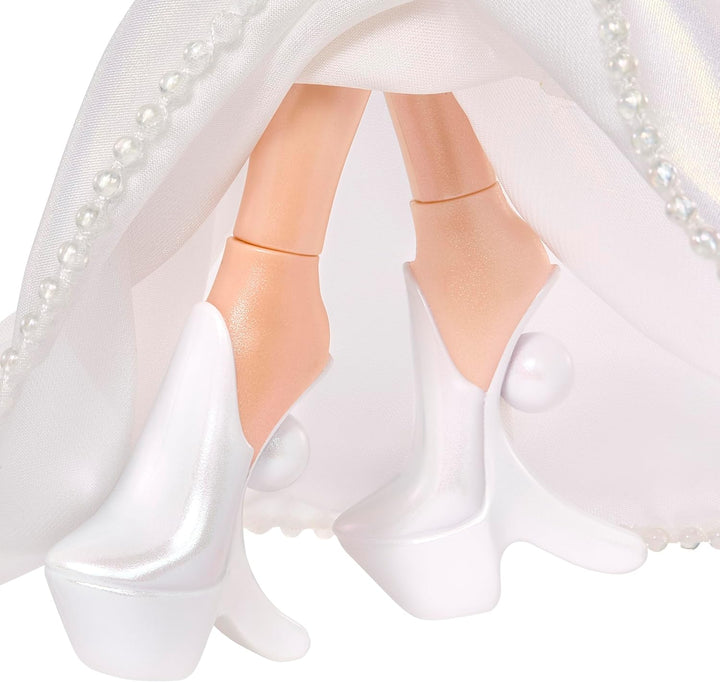 Bratz 2025 Holidayz Frosty Nightz Cloe - Muñeca coleccionista con m...