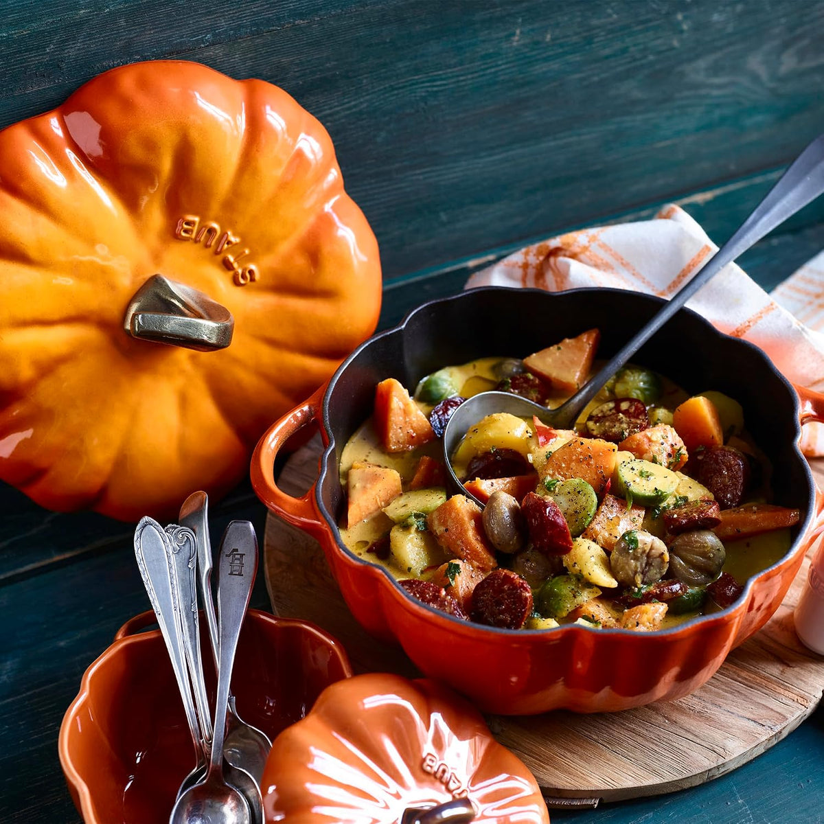 STAUB Olla holandesa de hierro fundido de 3,3 litros en forma de calabaza, Cocotte, color naranja tostado, fabricada en Francia