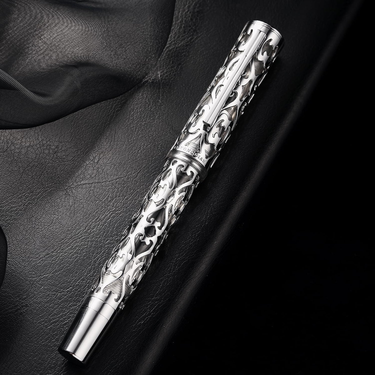 HONG DIAN D1 Pluma estilográfica Piston Fine Nib, esqueleto hueco & resina con estuche metálico (Plata)