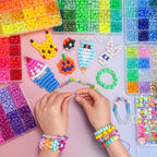 Gionlion - Kit de 7 cajas de 144 colores, 5000 cuentas de poni Kandi Rave | Kit de pulsera de la amistad de caramelo de 0.236 x 0.354 in con 800 cuentas de letras para bricolaje, llaveros