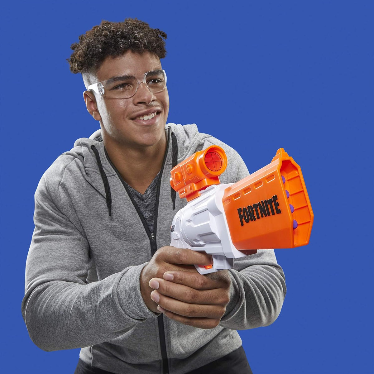 Nerf Fortnite SR Blaster - Acción de martillo de 4 dardos - Incluye alcance extraíble y 8 dardos oficiales Nerf Elite - para jóvenes, adolescentes y adultos