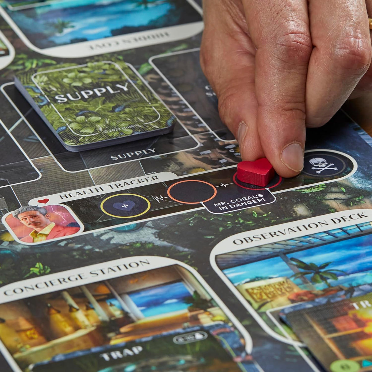 Hasbro Gaming Juego de mesa Clue Conspiracy para adultos y