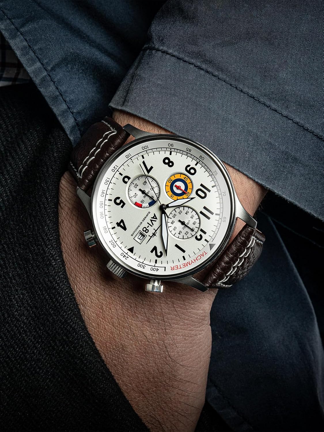 Reloj analógico AV-4011 Hawker Hurricane, con mecanismo de cuarzo japonés, con correa de piel, de AVI-8
