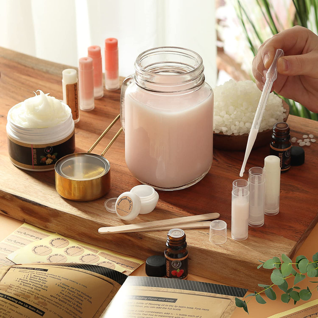 Kit de bricolaje 𝗣𝗥𝗘𝗠𝗜𝗨𝗠 de CraftZee para hacer bálsamo labial. Pac...