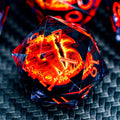 ARUOHHA DND - Juego de dados de resina con ojos de gacela, núcleo líquido y llamas, juego de dados RPG de bordes afilados con caja de regalo, juego de dados poliédricos D y D compatibles con el juego