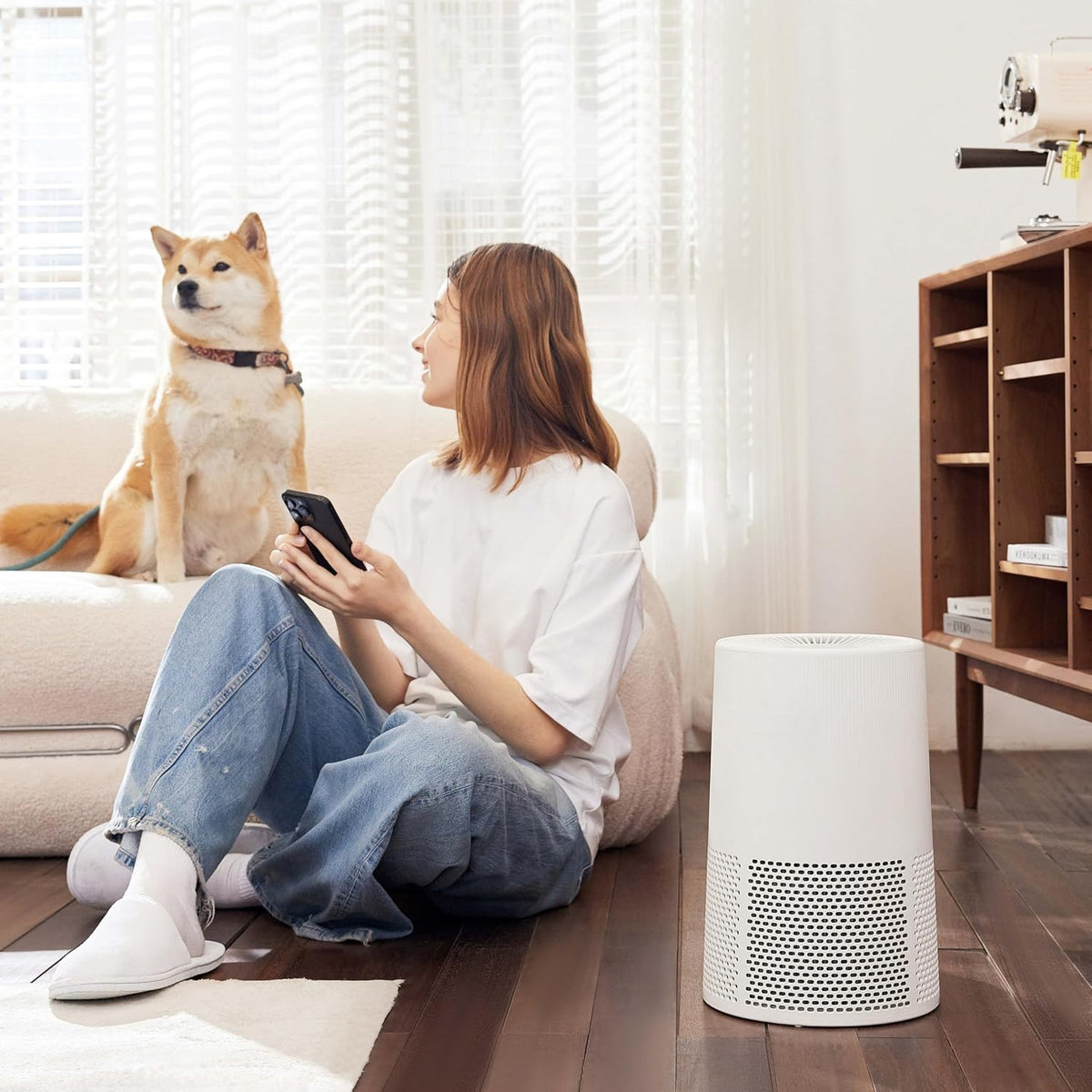 Amazon Basics Purificador de aire para el hogar y la oficina, 3 velocidades, temporizador, modo de suspensión (32 db), cubre hasta 1067 pies cuadrados, color blanco