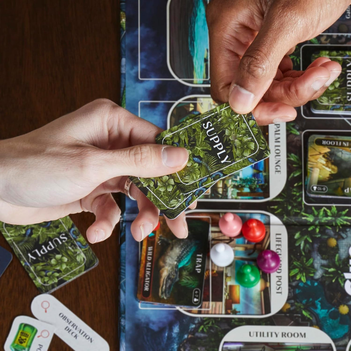 Hasbro Gaming Juego de mesa Clue Conspiracy para adultos y
