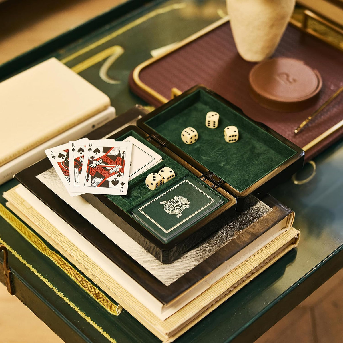 Preston Lane Chester Caja de juego de madera - Juego de cartas y dados