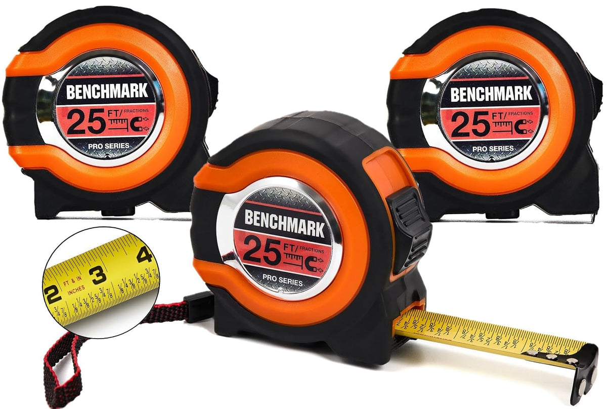 Benchmark - Paquete de 3 - Cinta métrica de 25 pies - Fracciones fáciles de leer a 1/8 de pulgada - Punta magnética - Pulgar y bloqueo rápido - Autowind - Clip para cinturón - Naranja/Rojo