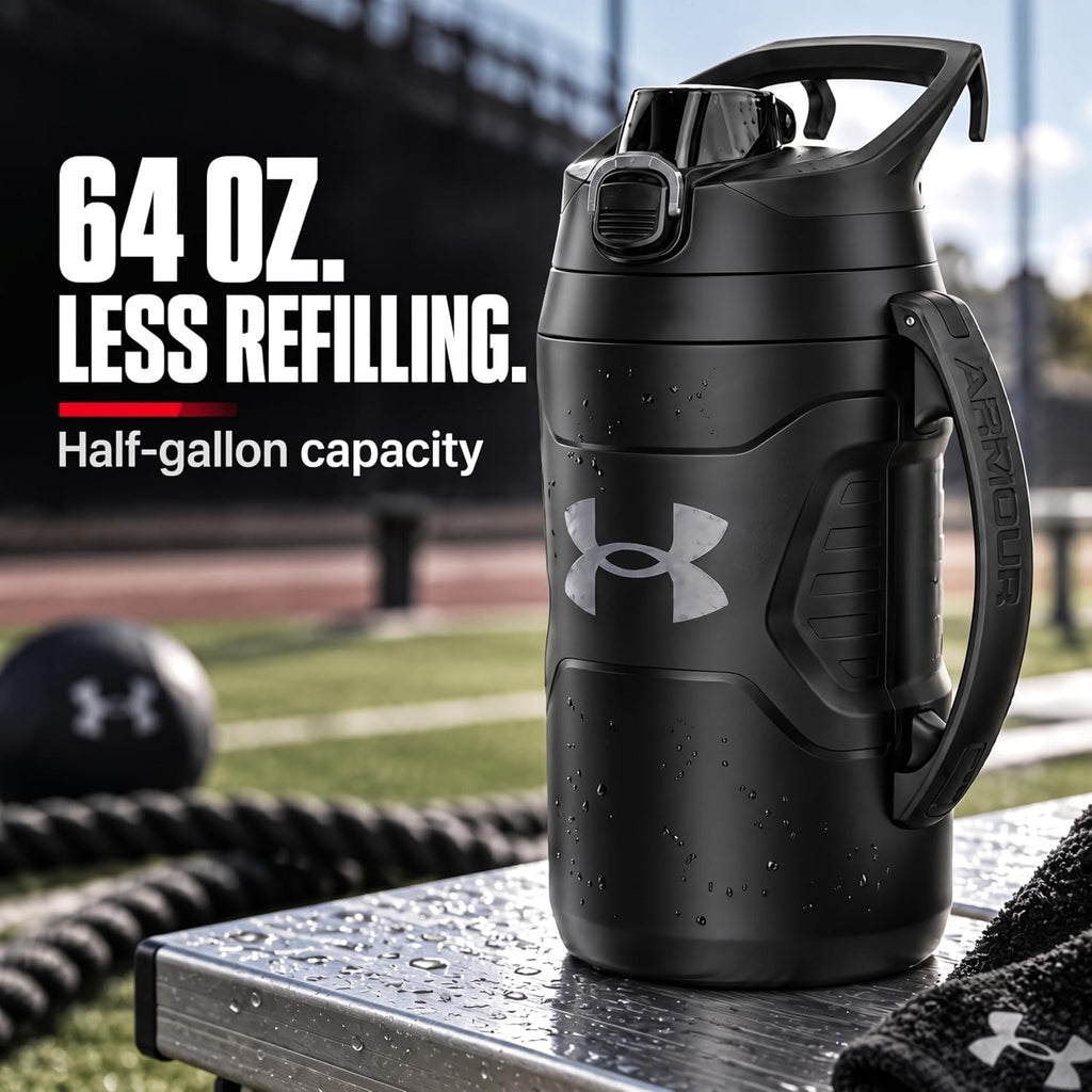 Under Armour Botella de agua aislada con asa y gancho para cerca, jarra de agua deportiva de medio galón, resistente a fugas y sin BPA para béisbol, fútbol y gimnasio, negro/negro, 64 onzas