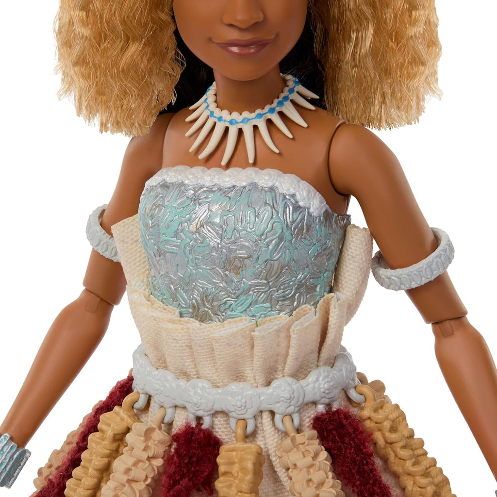 ​Mattel Disney Collector Moana - Muñeca coleccionable de moda con aspecto ceremonial con accesorio de concha, para niños y coleccionistas, inspirada en la película de acción en vivo