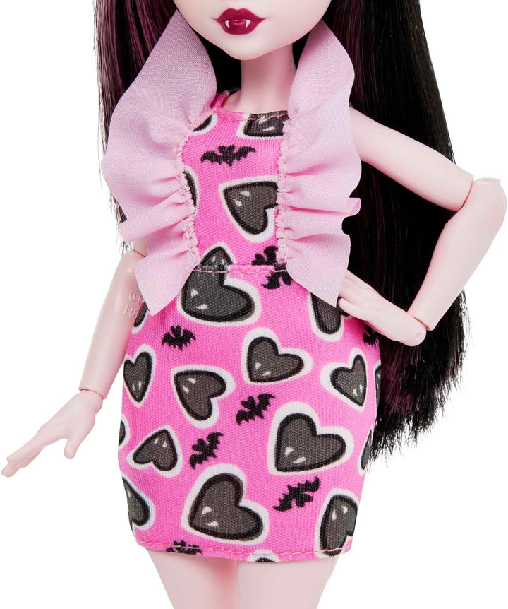 Monster High La muñeca Draculaura cuenta con más de 10 articulacion...