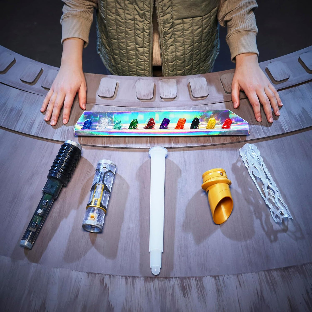 STAR WARS Power Crystal - Sable de luz de cristal, 7 colores y 10 cristales, más de 50 combinaciones que cambian de color, luces y sonidos, juguetes para niños y niñas a partir de 4 años