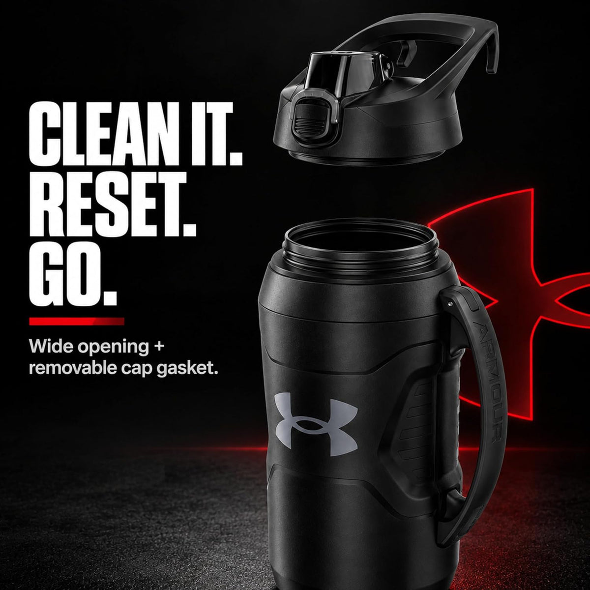Under Armour Botella de agua aislada con asa y gancho para cerca, jarra de agua deportiva de medio galón, resistente a fugas y sin BPA para béisbol, fútbol y gimnasio, negro/negro, 64 onzas