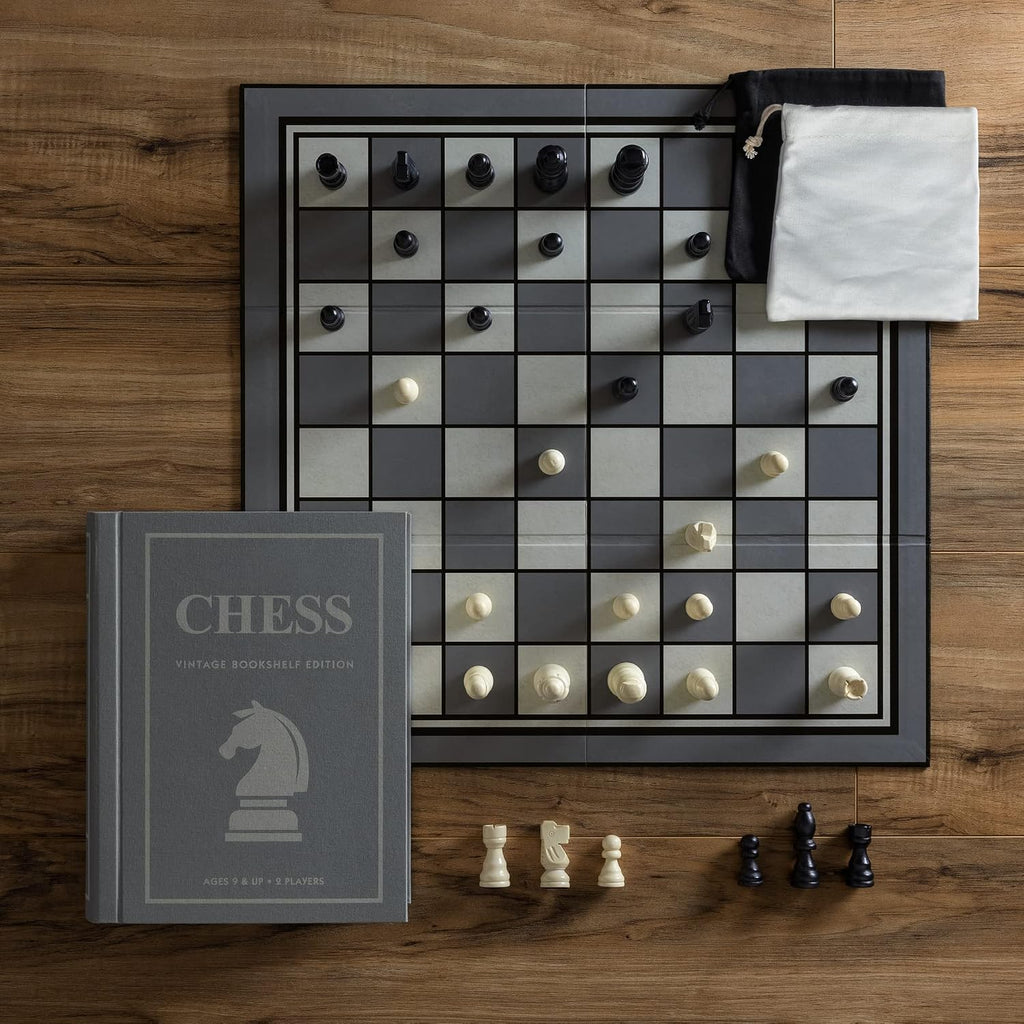 WS Game Company Juego de mesa de ajedrez Vintage Bookshelf Edition con