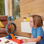 Hot Wheels City Bat Loop Attack Playset y coche de juguete a escala 1:64
